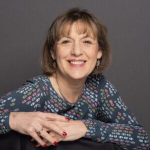 carolyn hinds